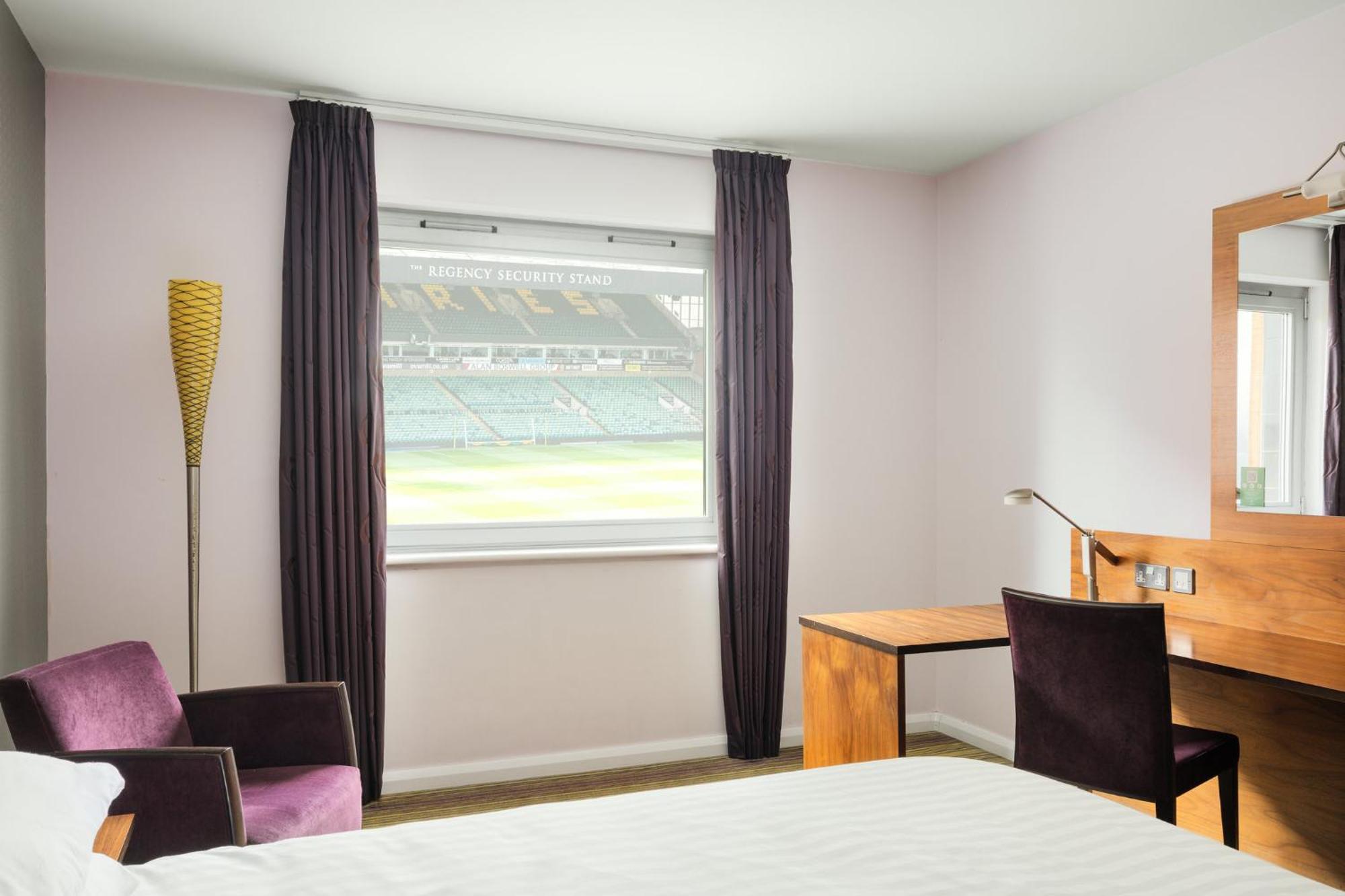 By Ihg NWI