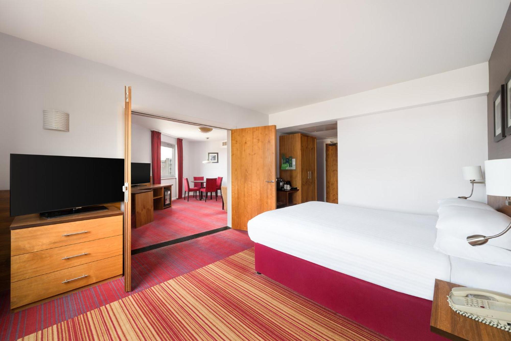 Hotel By Ihg