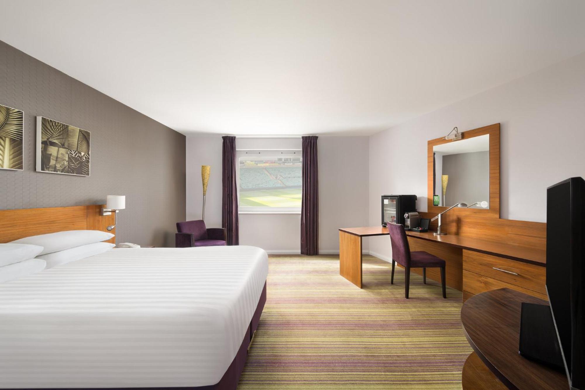 By Ihg 4*