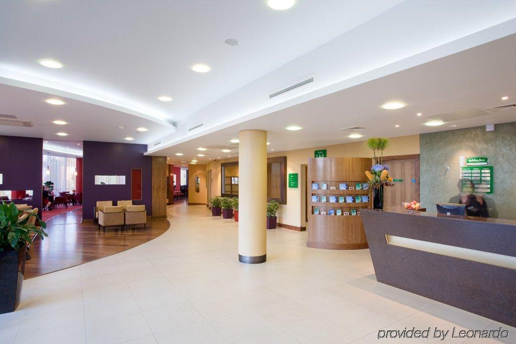 By Ihg